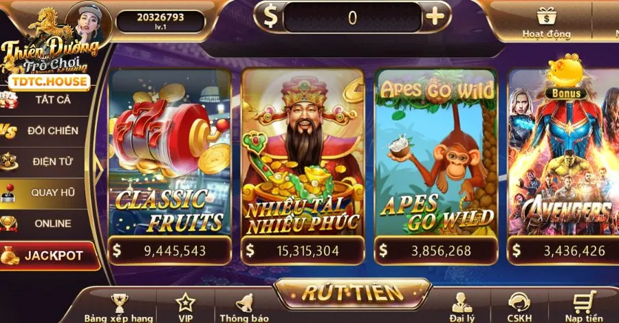 Điện thoại Android hiển thị ứng dụng fu88 game bài với mã QR tải xuống