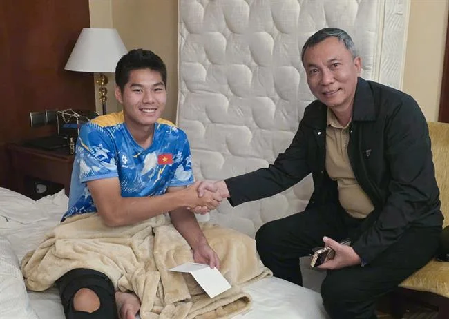 Hình ảnh minh họa việc thu thập dữ liệu cá nhân một cách an toàn và có trách nhiệm tại fu88 game bài, với các biểu tượng thông tin người dùng và bảo mật.